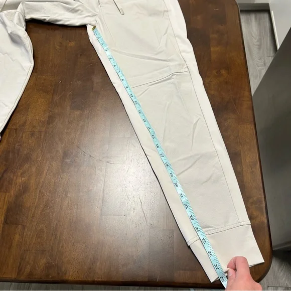 Athleta Headlands Hybrid Trek Jogger in Birch Grey Size 4 - Picture 14 of 14